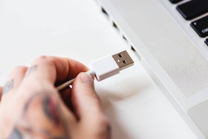 So übertragen Sie Fotos mit einem USB-Kabel von Samsung auf den PC